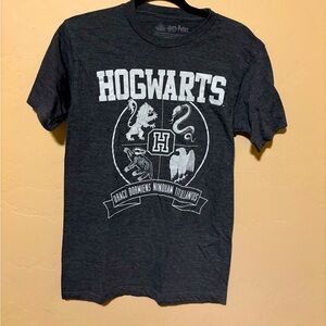 Women’s Hogwarts shirt